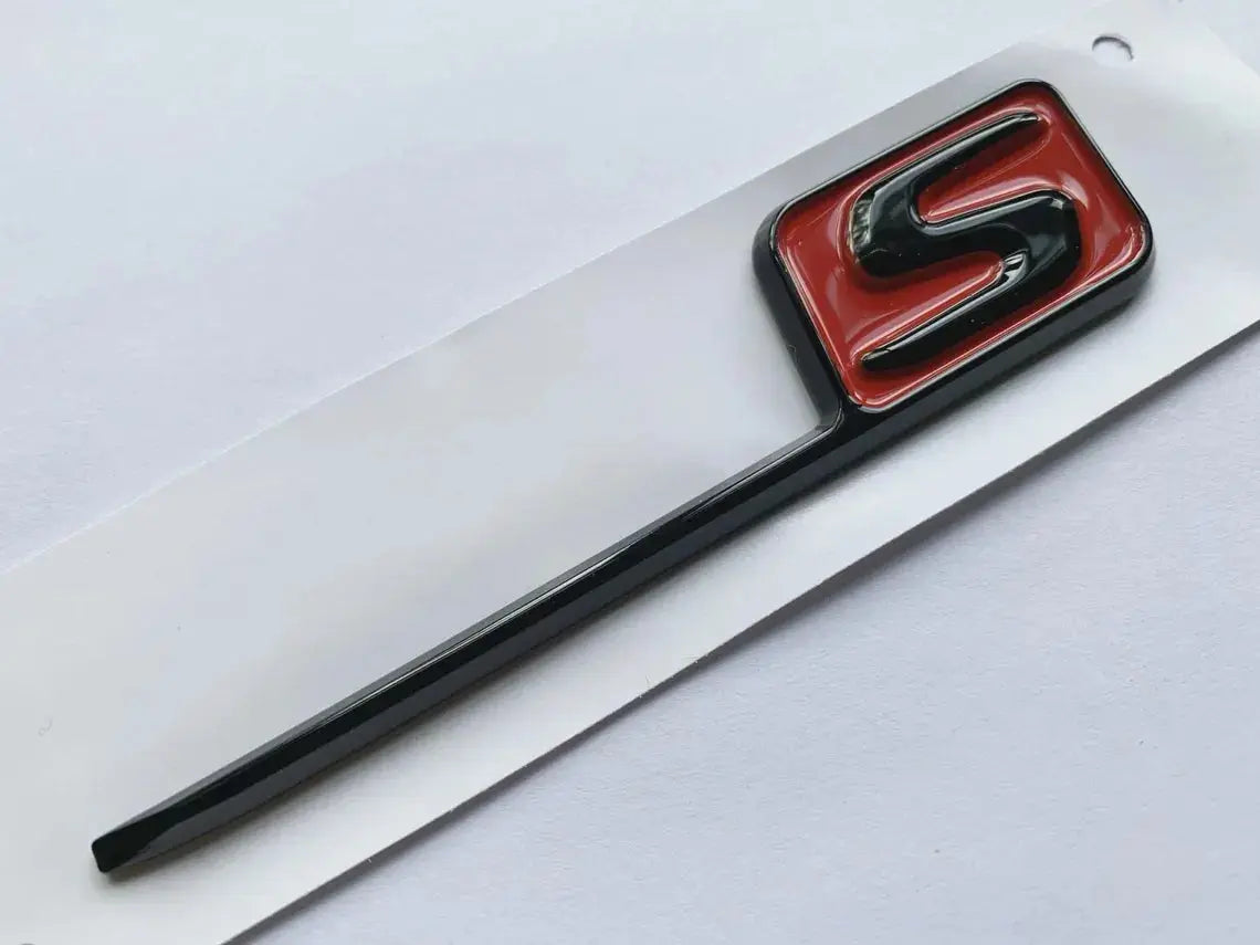 Mercedes AMG S Badge Black/Red WheelCapo