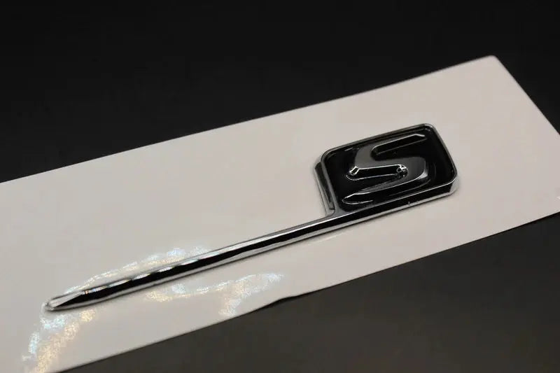Mercedes AMG S Badge Silver WheelCapo